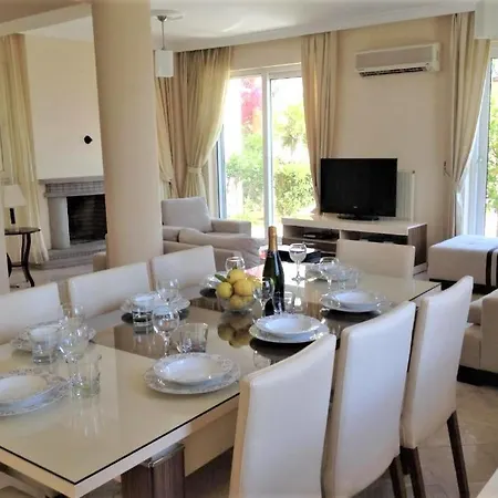 Seaside Residence, Villa Sar, Deniz Manzarali Fethiye Calis , 4 Yatak Odali ,8 Kisilik Muestakil Havuzlu Villa וילה *