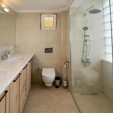 Seaside Residence, Villa Sar, Deniz Manzarali Fethiye Calis , 4 Yatak Odali ,8 Kisilik Muestakil Havuzlu Villa וילה *