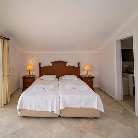 Seaside Residence, Villa Sar, Deniz Manzarali Fethiye Calis , 4 Yatak Odali ,8 Kisilik Muestakil Havuzlu Villa וילה פאטהיה