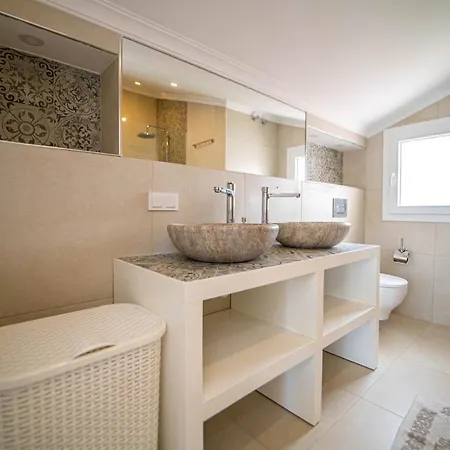 Seaside Residence, Villa Sar, Deniz Manzarali Fethiye Calis , 4 Yatak Odali ,8 Kisilik Muestakil Havuzlu Villa فيلة *